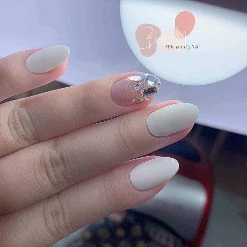 Hộp móng HSM tròn hạt na up móng giả