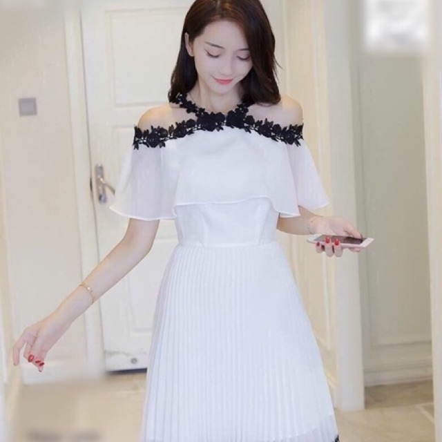 Đầm Ren Voan Xếp Ly Trắng