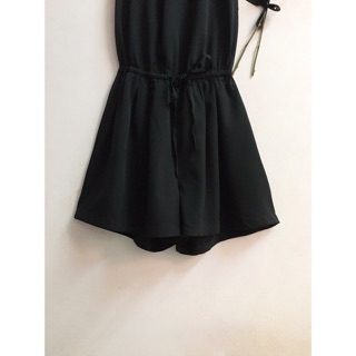 Playsuit xẻ lưmg Hm cột rút dây