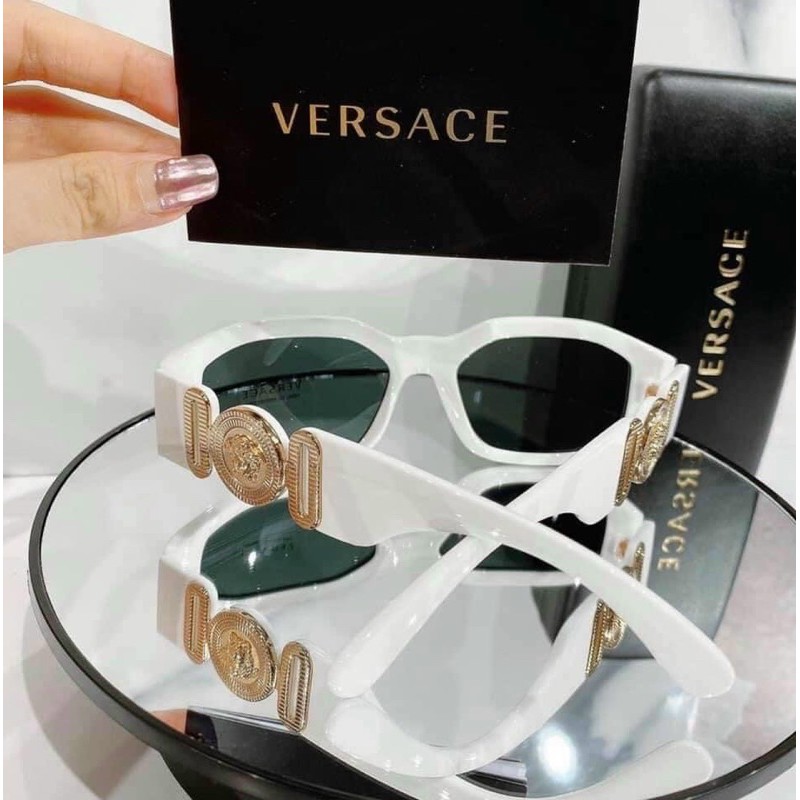 KÍNH NỮ VERSACE TRẮNG ĐỈNH CỦA CHOP SANG CHẢNH ĐẲNG CẤP