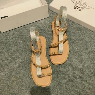 Sandal xỏ ngón
