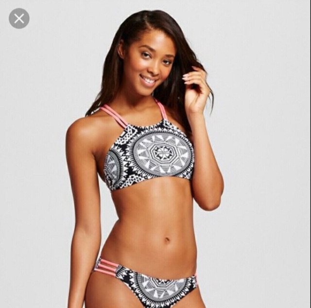 Bikini hai mảnh nữ đi biển đẹp xuất khẩu chống nắng UV100 | BigBuy360 - bigbuy360.vn