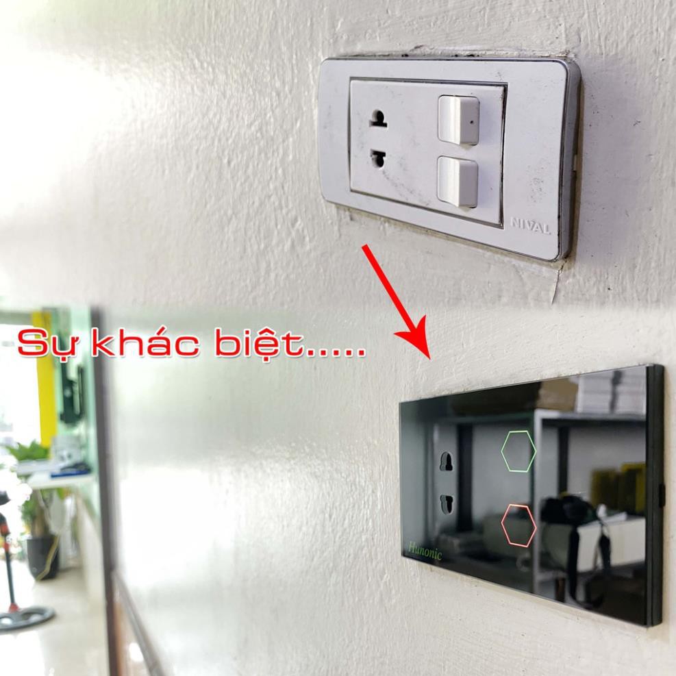 Công tắc cảm ứng Hunonic Datic 2 Nút + Ổ kết nối Wifi điều khiển mọi thiết bị từ xa qua điện thoại, 2 màu trắng và đen