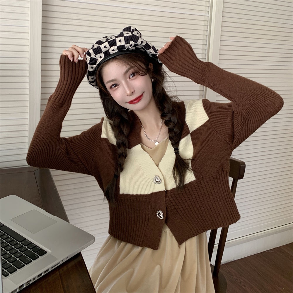 Áo khoác len tay dài cổ chữ V màu sắc tương phản phong cách Hàn Quốc cho nữ