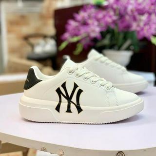 Rouie Sneaker