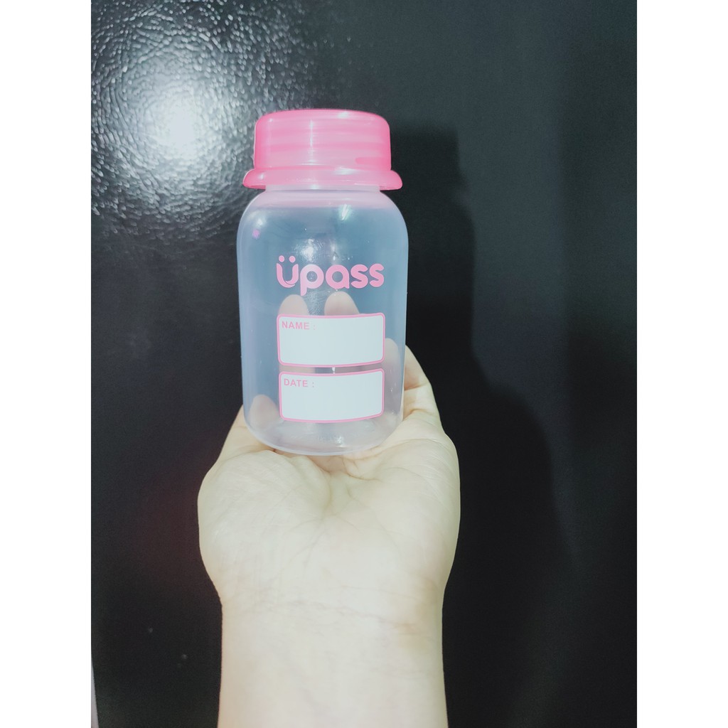 Bình trữ sữa Upass Thái Lan 125ml thiết kế nắp có thể gắn thêm núm ti cho bé