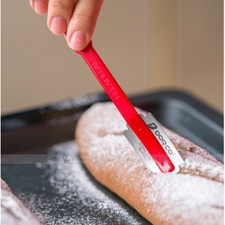 Dao rạch bánh mì