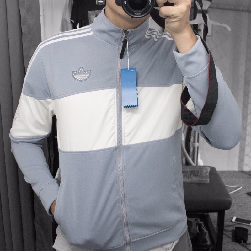 [SẢN PHẨM CHÍNH HÃNG] Áo khoác das Dư xịn chính hãng full 4 màu | BigBuy360 - bigbuy360.vn