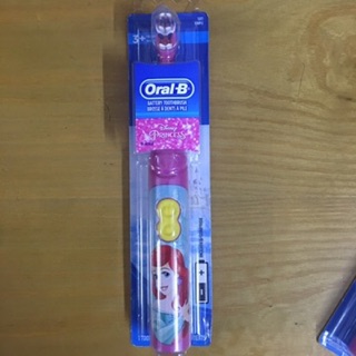 Bàn chải điện Oral-B cho bé