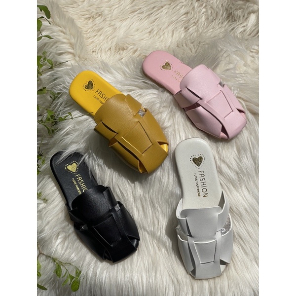 Dép sục bé gái mã d2