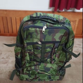 Balo quân đội vải dù lớn.