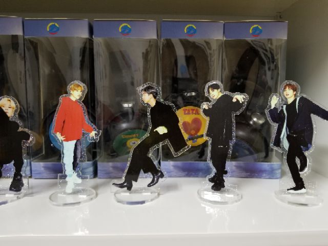 Standee BTS cao 15cm