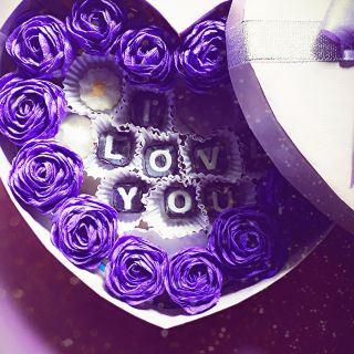 Socola valentine mẫu hoa 1 viết chữ i love you