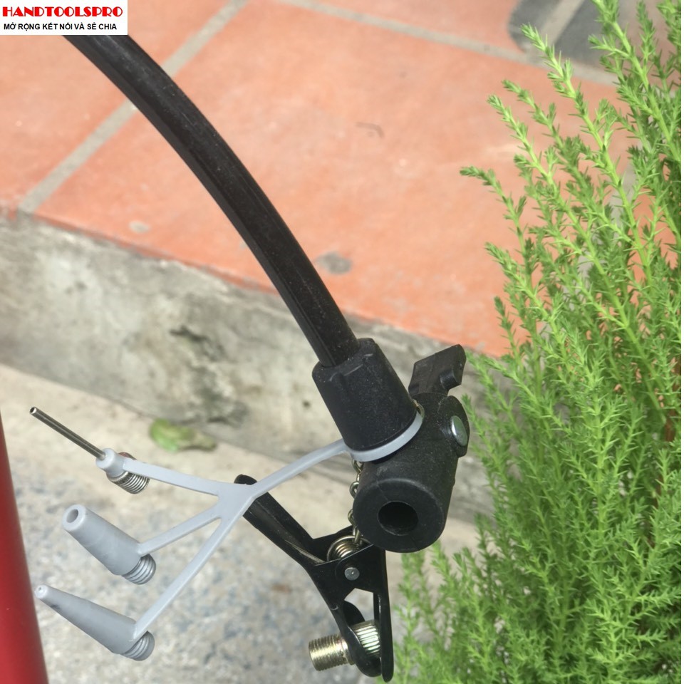 Bơm lốp xe đạp xe máy chính hãng C-MART L0301