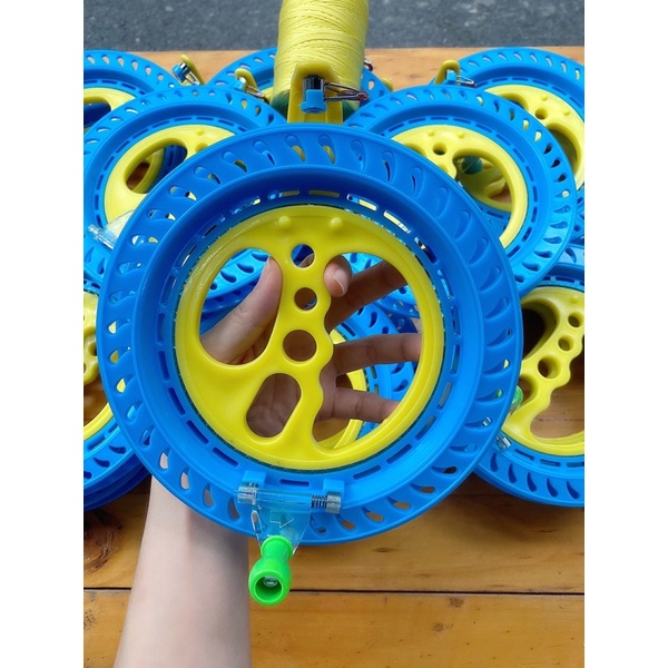 [Phụ kiện diều] {MUA 1 ĐƯỢC 2} Tay quay nhựa 18cm + TẶNG 150 mét dây + MÓC KHOÁ (tay quay thả diều, diều sỉ lẻ)