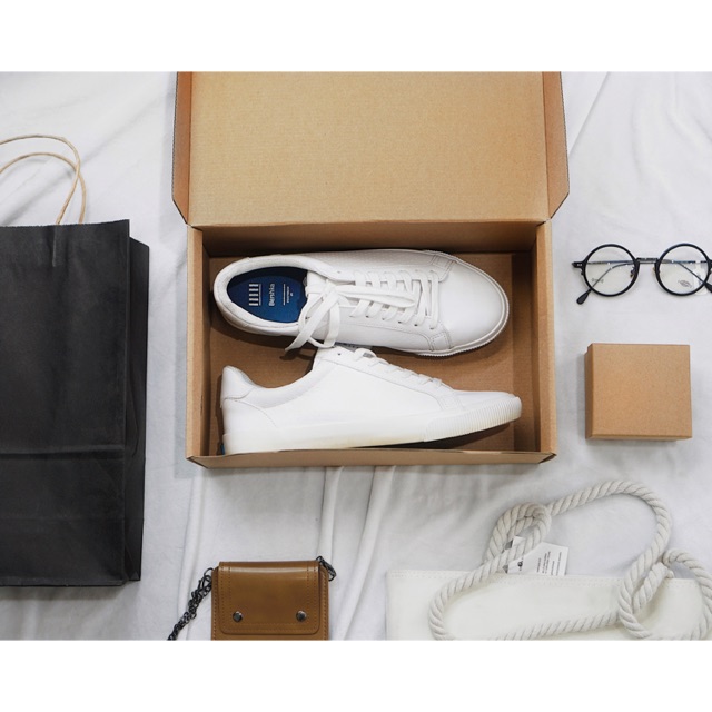 sneaker nam BERSHKA trắng cá tính
