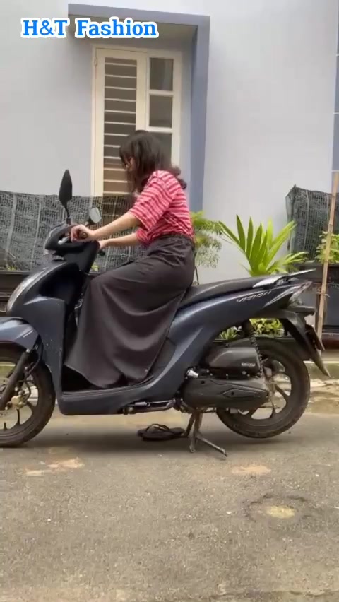 Váy chống nắng xẻ tà cho nữ ngồi sau có nút bấm chân và túi phía trước KHT09 H&T FASHION | BigBuy360 - bigbuy360.vn