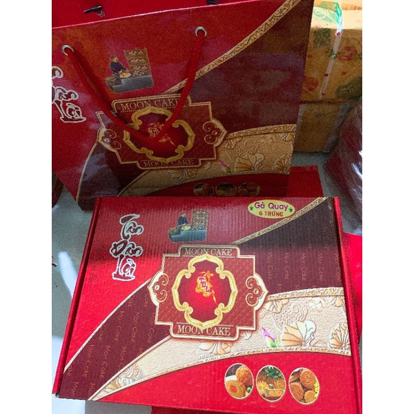 BÁNH TRUNG THU THẬP CẨM GÀ QUAY 3 TRỨNG B