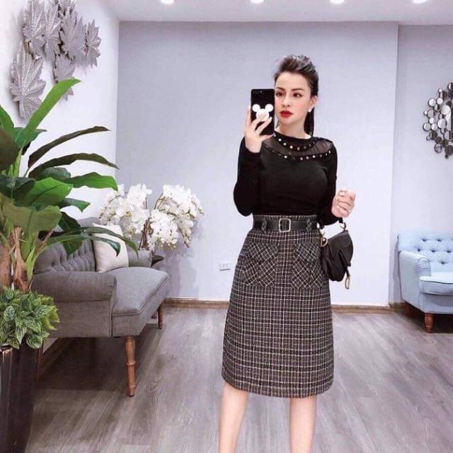 Chân váy túi hộp nhà e lại về hàng phục vụ chị em đây ạ. Chân váy có 2 túi kèm đai lưng, chân dài miên man là e.........