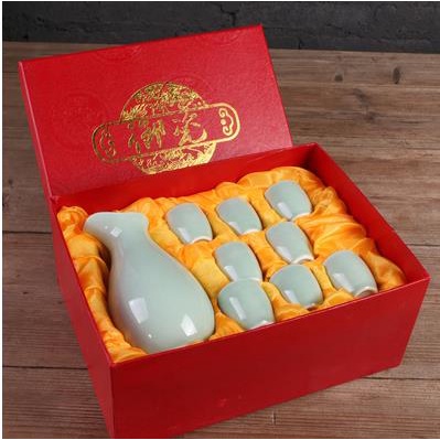 Ly uống rượu bằng gốm sứ phong cách Trung Hoa độc đáo