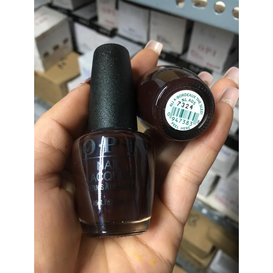 Sơn thường opi 120 mau đẹp. Chai thuỷ tinh con mướt nhanh khô. Du các tong màu de dang cho cac ban lua chon. 15ml..