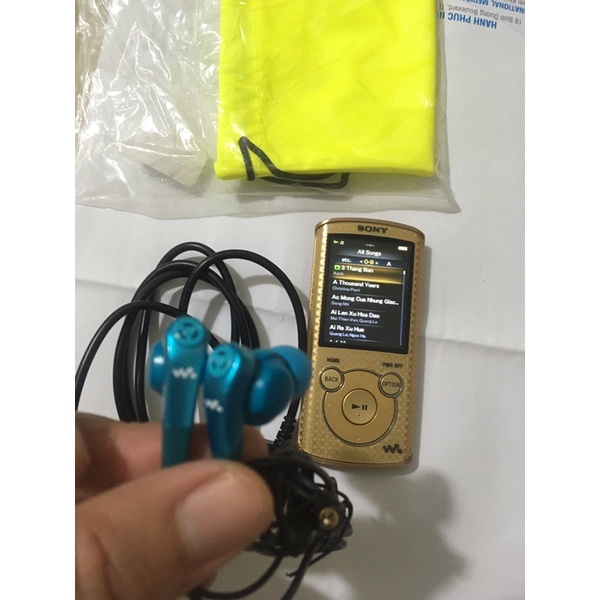 Combo máy nghe nhạc sony+tai nghe sony nc033