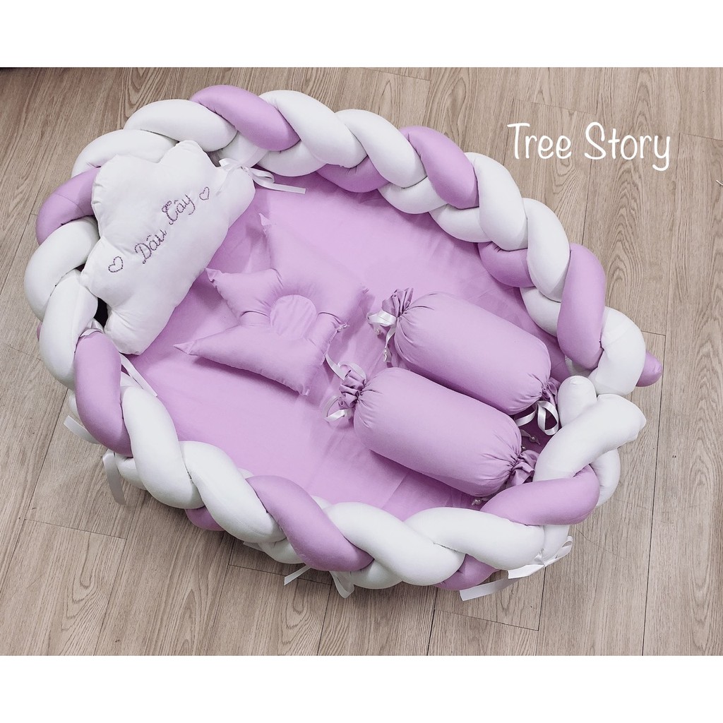 Combo nôi xoắn, gối chặn và gối mây thêu tên cho bé Tree Story