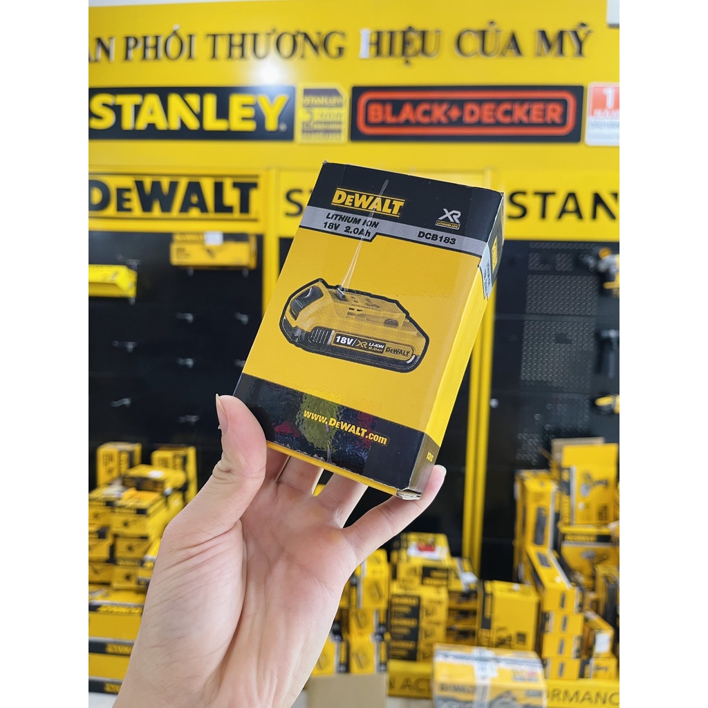 Pin 2a Dewalt 2ah 20V chính hãng pin Dewalt DCB183 Bh 12 tháng - Nghề Mộc