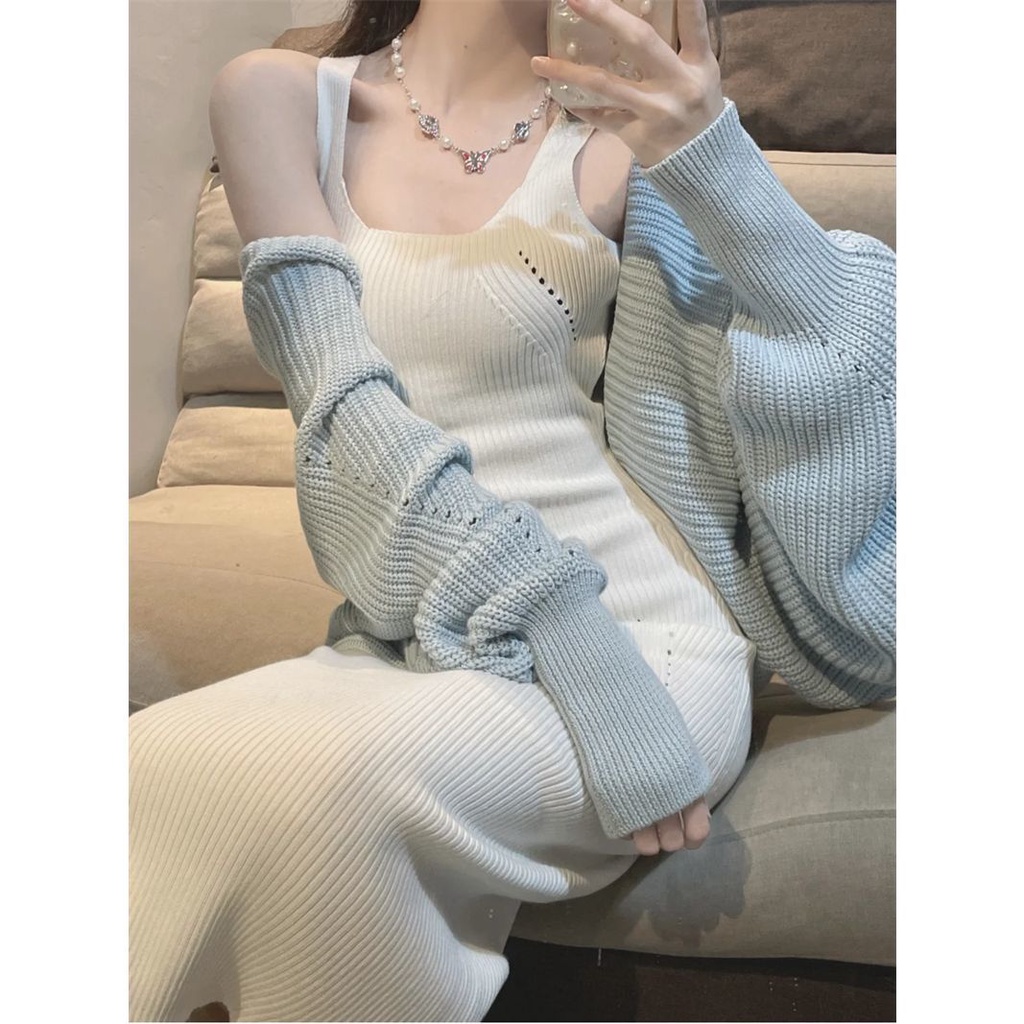 Bộ áo khoác cardigan tay dài + đầm 2 dây dệt kim phong cách thu đông mới