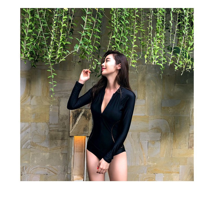 Bikini liền đen chấm bi trắng tay dài khóa kéo kín đáo