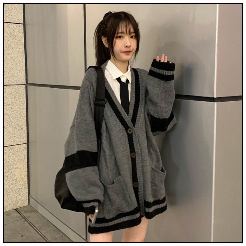 Áo Khoác Len Áo Cardigan Len Xám 2 Túi Nữ Dáng Rộng Freesize Cài Cúc Phong Cách Hàn Quốc