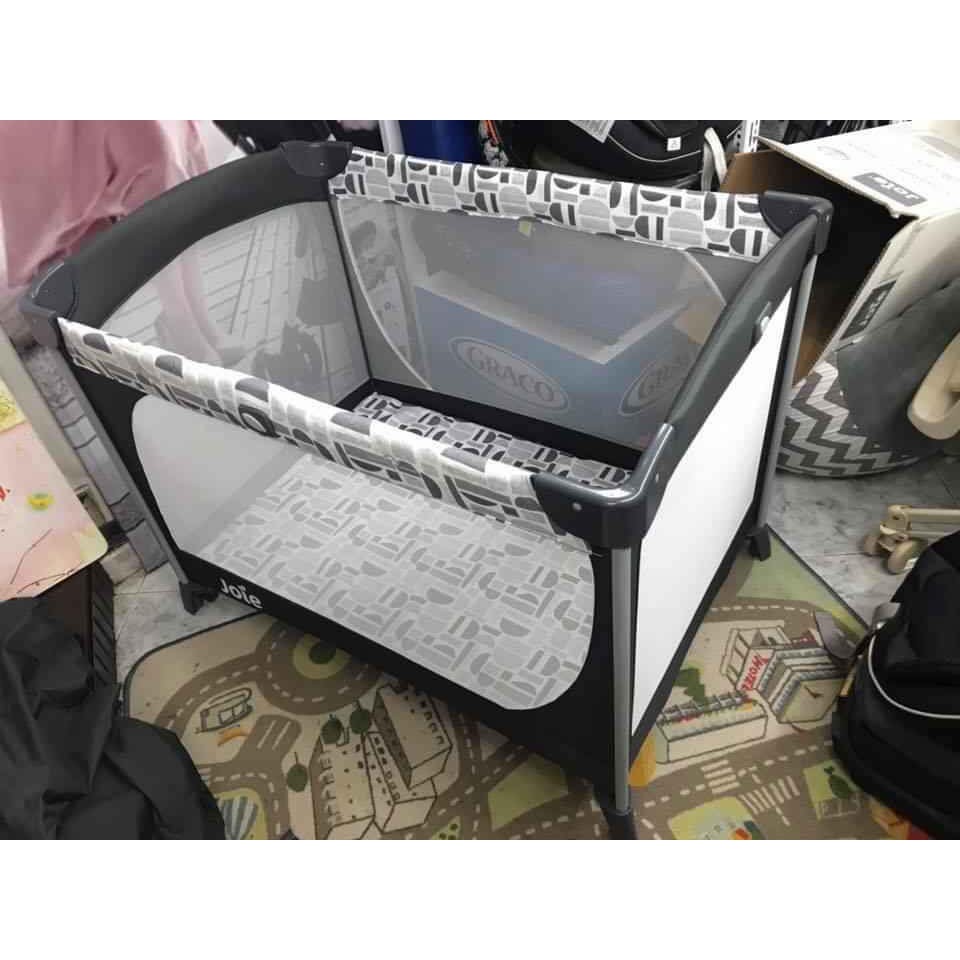 GIƯỜNG CŨI CHO BÉ JOIE_COMMUTER_CHANGE