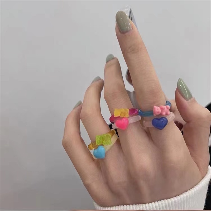 Set 2 Nhẫn Nhựa Hình Trái Tim/Gấu Nhiều Màu Dễ Thương