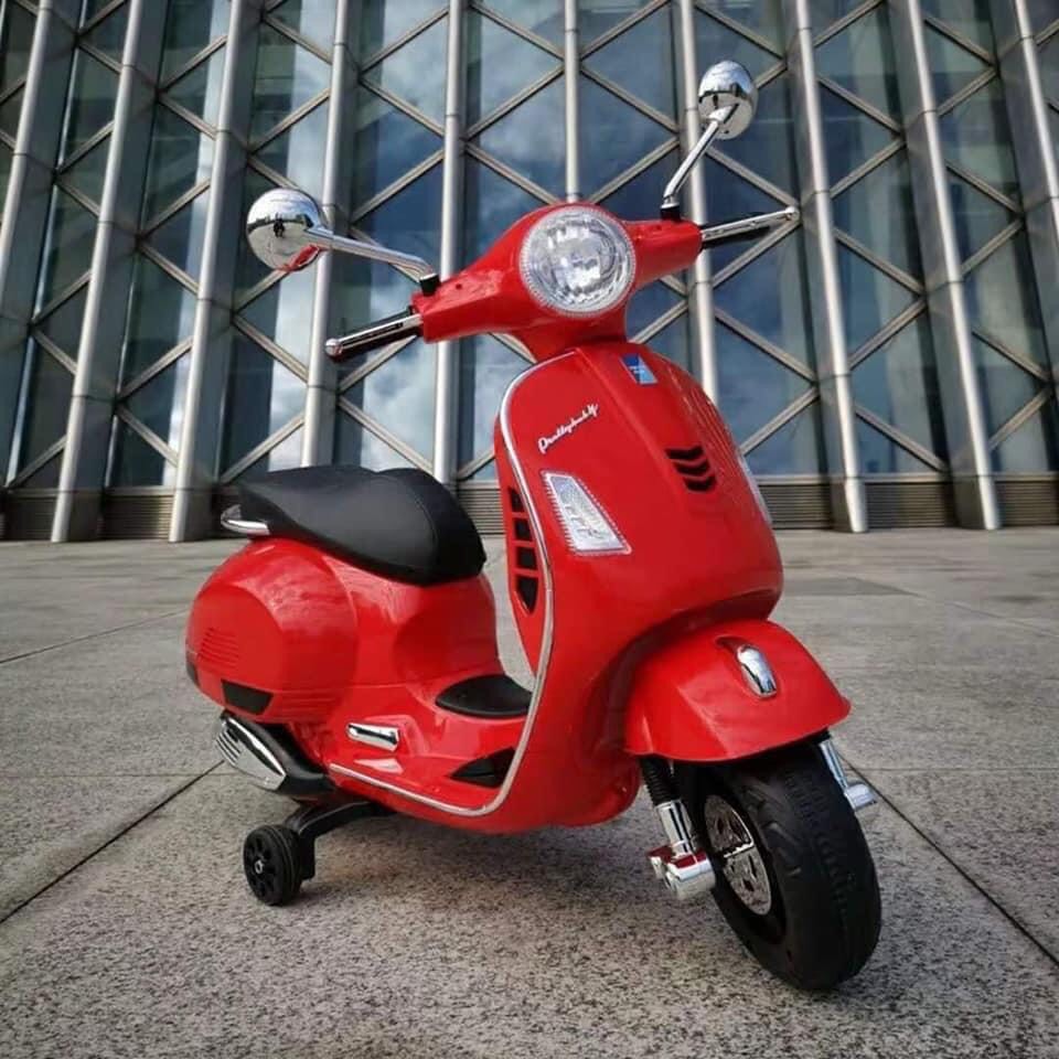 Xe máy vespa cho bé Xe máy điện trẻ em sử dụng chân ga đa chức năng Q618