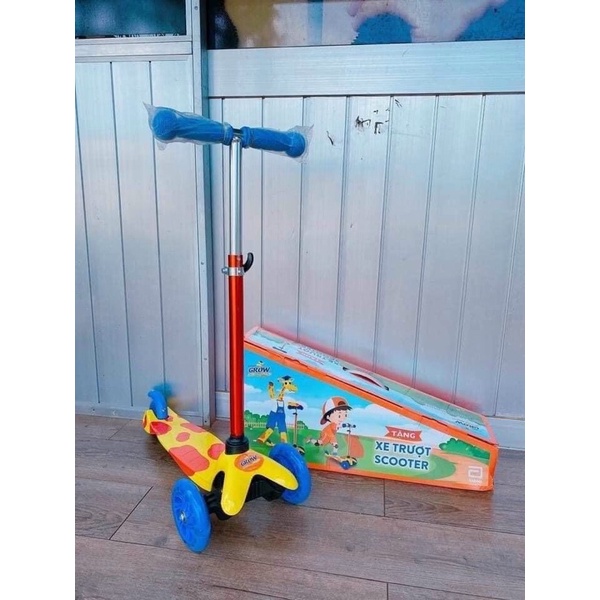 Xe trượt Scooter cho Bé quà tặng từ sữa grow