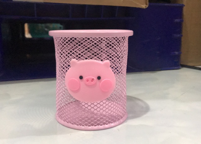 Hộp cắm bút bằng sắt dùng trong văn phòng