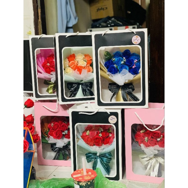 Bó hoa sáp 10 bông kèm túi xách, đèn led - Quà tặng