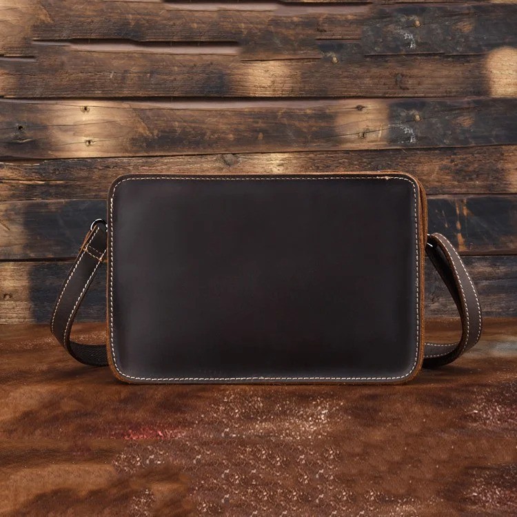 Clutch cầm tay có quai chéo da sáp - 2281925