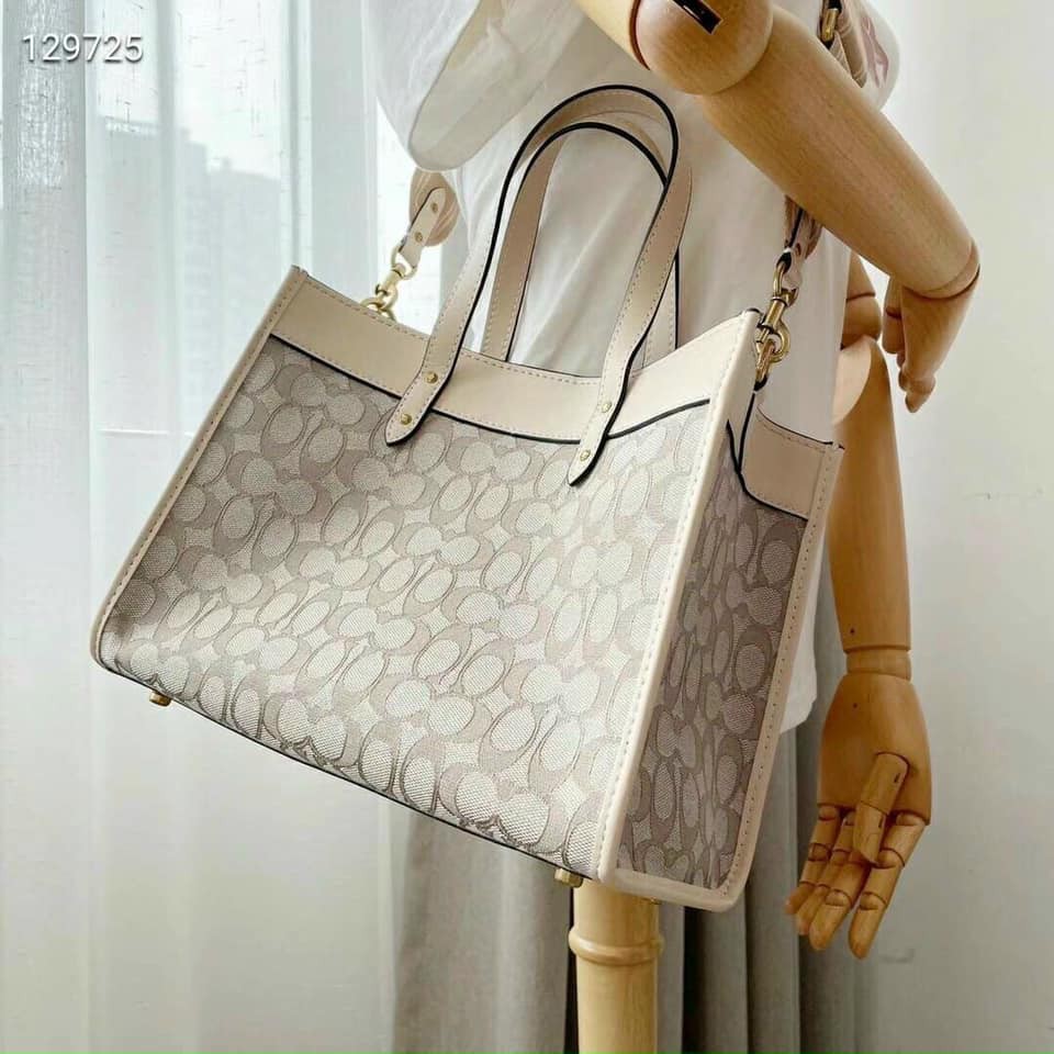 Túi quai xách Coach Field tote 30 in signature Jacquard