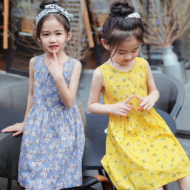Váy công chúa họa tiết hoa nhí xinh xắn cho bé
