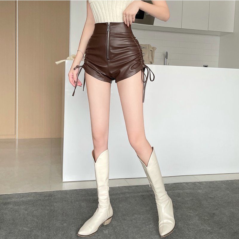 Quần short da PU lưng cao phối dây rút quyến rũ cho nữ mùa thu năm 2021