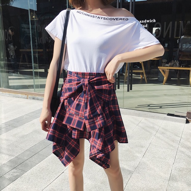 Chân váy kẻ caro buộc vạt sơmi