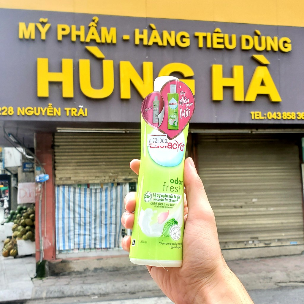 Dung dịch vệ sinh phụ nữ, dung dịch vệ sinh vùng kín, ngăn mùi 24h Lactacyd 256g