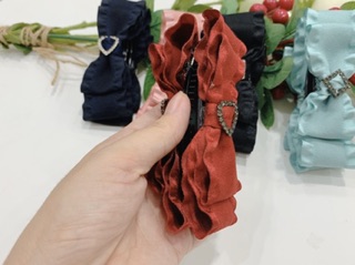 Kẹp tóc dáng dọc đính nơ handmade