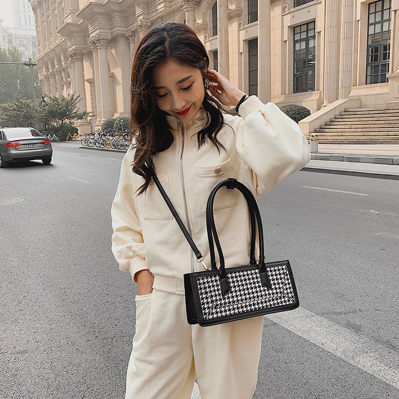 Túi đeo vai JASMIN NOIR hình vuông nhỏ họa tiết sọc răng cưa thời trang đơn giản cho nữ