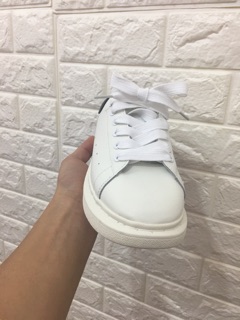 Sneaker mcqueen trắng