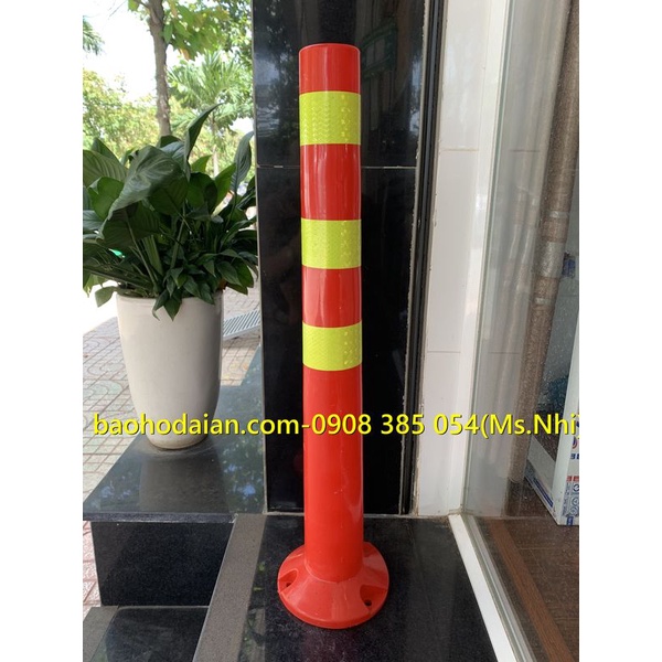 Cọc tiêu hình trụ phản quang cao 67cm
