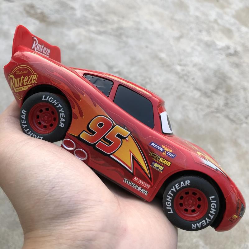 ĐỒ CHƠI XE ĐIỀU KHIỂN RC MC QUEEN