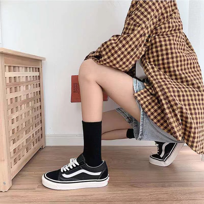 Tất Thể Thao Trơn Màu Cá Tính Theo Phong Cách Hàn Quốc Dành Cho Nam