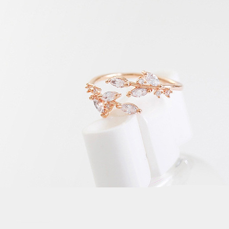 Nhẫn Hở Hình Lá Đính Đá Zircon Đơn Giản